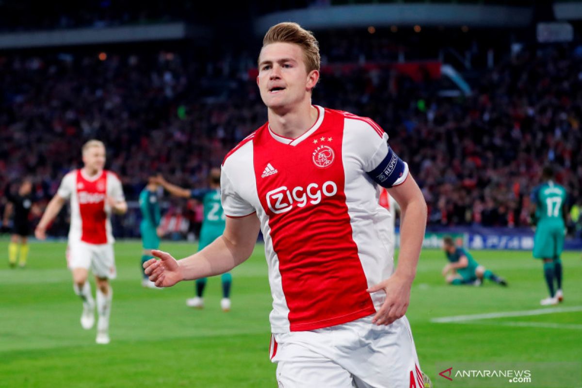 Ini tanggapan Matthijs de Ligt terkait rumor transfer ke Barcelona dan MU