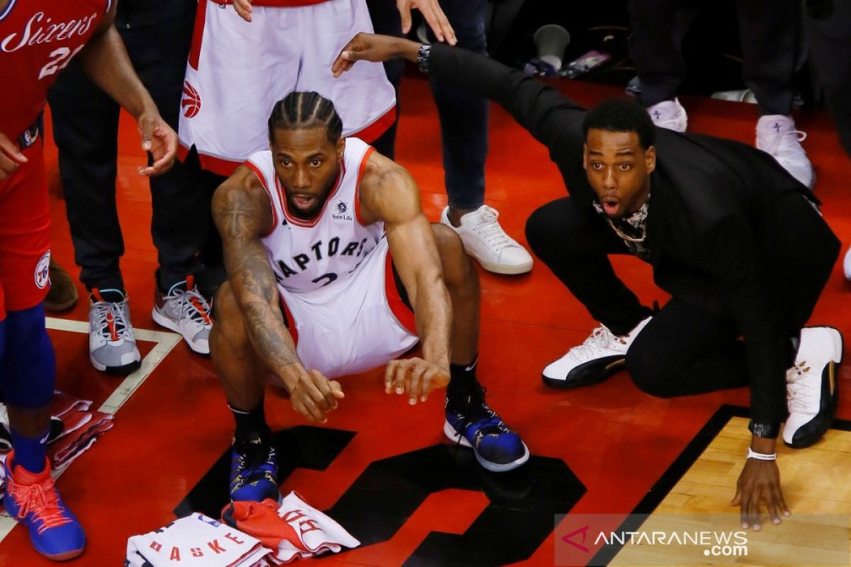 Tembakan "buzzer-beater" Leonard bawa  Raptors ke final