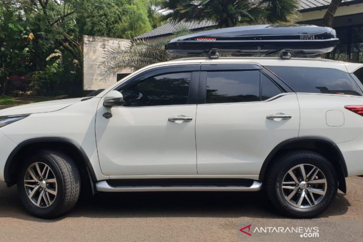 Roofbox besar sesuai bagi SUV asal aman