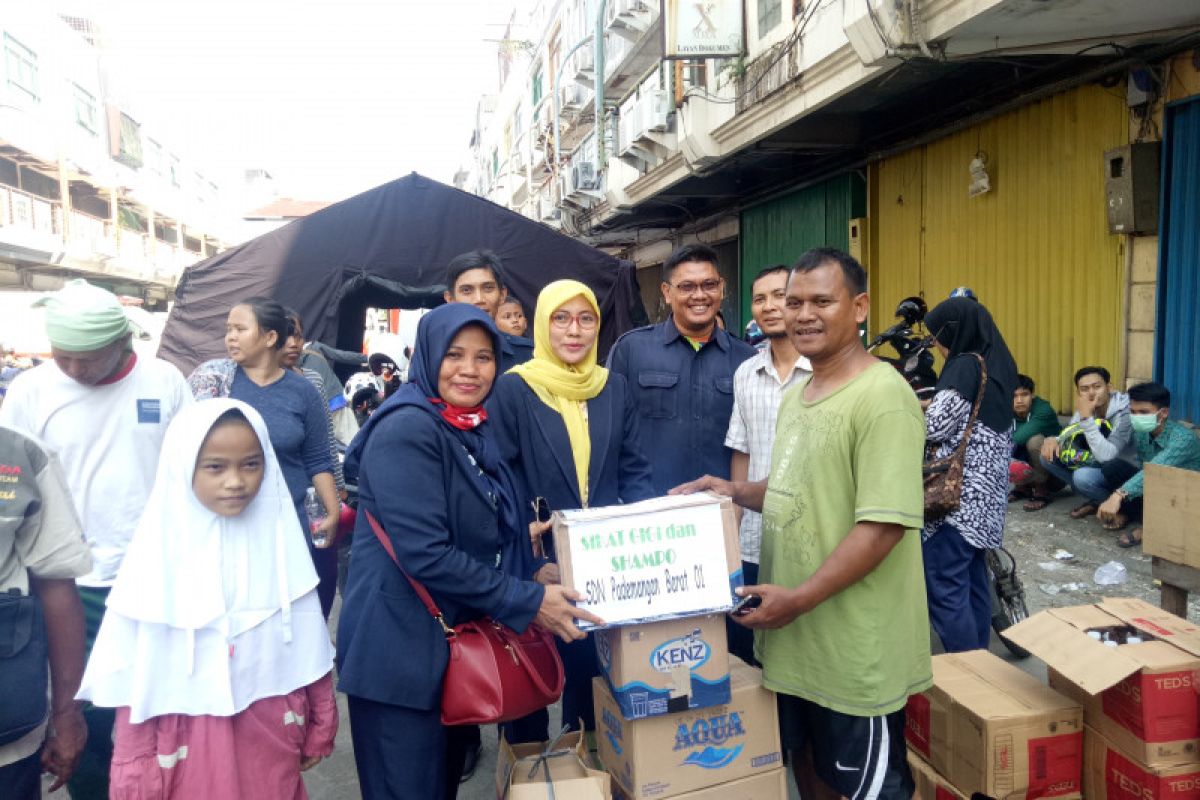 Siswa SD turut bantu korban kebakaran Kampung Bandan