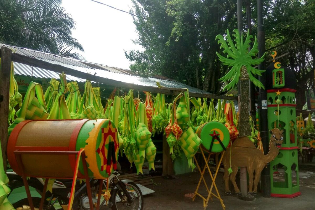 Penjual hiasan Lebaran mulai bermunculan di Medan