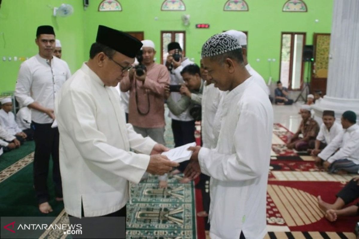 Pengelola masjid Kelua terima dana hibah