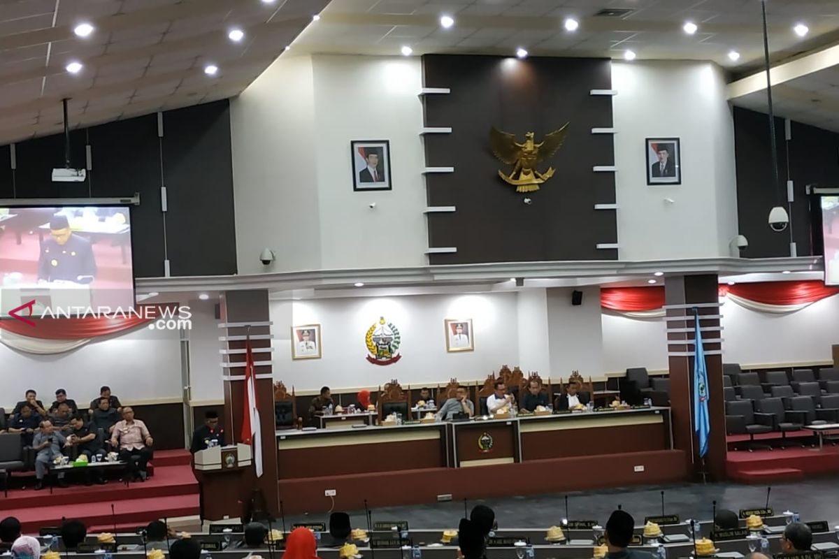 18 anggota DPRD Sulsel  tandatangani hak angket