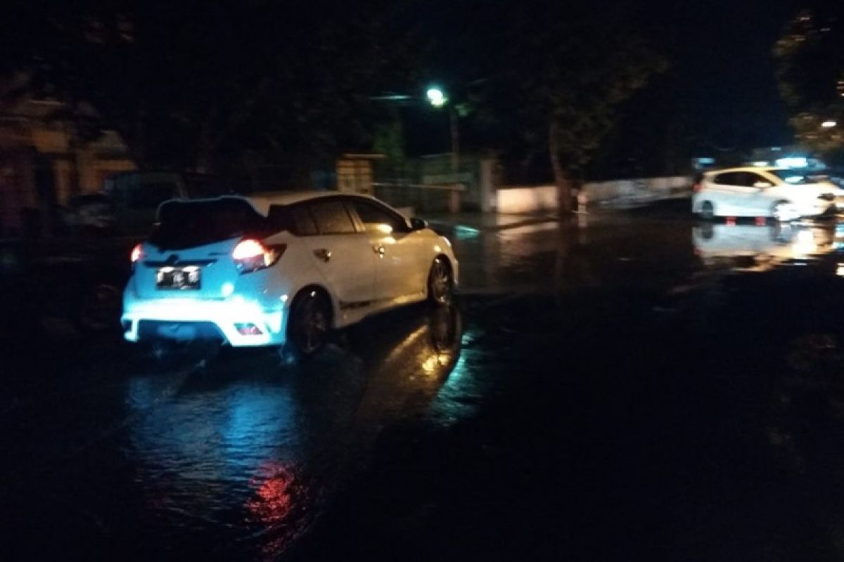 Puluhan rumah di Rangkasbitung terendam banjir