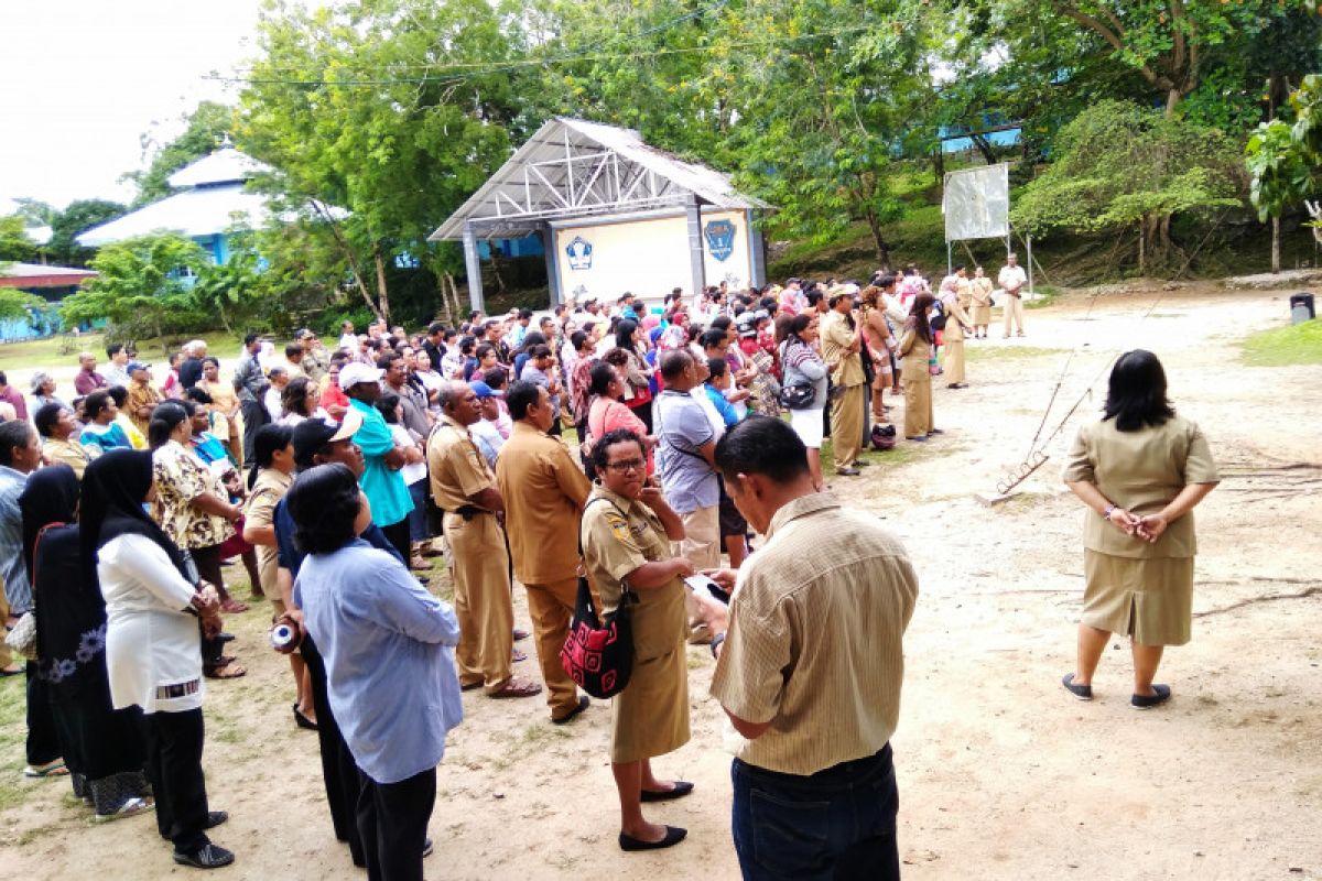 Seluruh siswa SMAN  1 Biak lulus UNBK