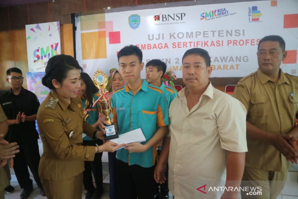 Dua siswa SMK Negeri 2 Singkawang raih nilai sempurna UNBK 2019