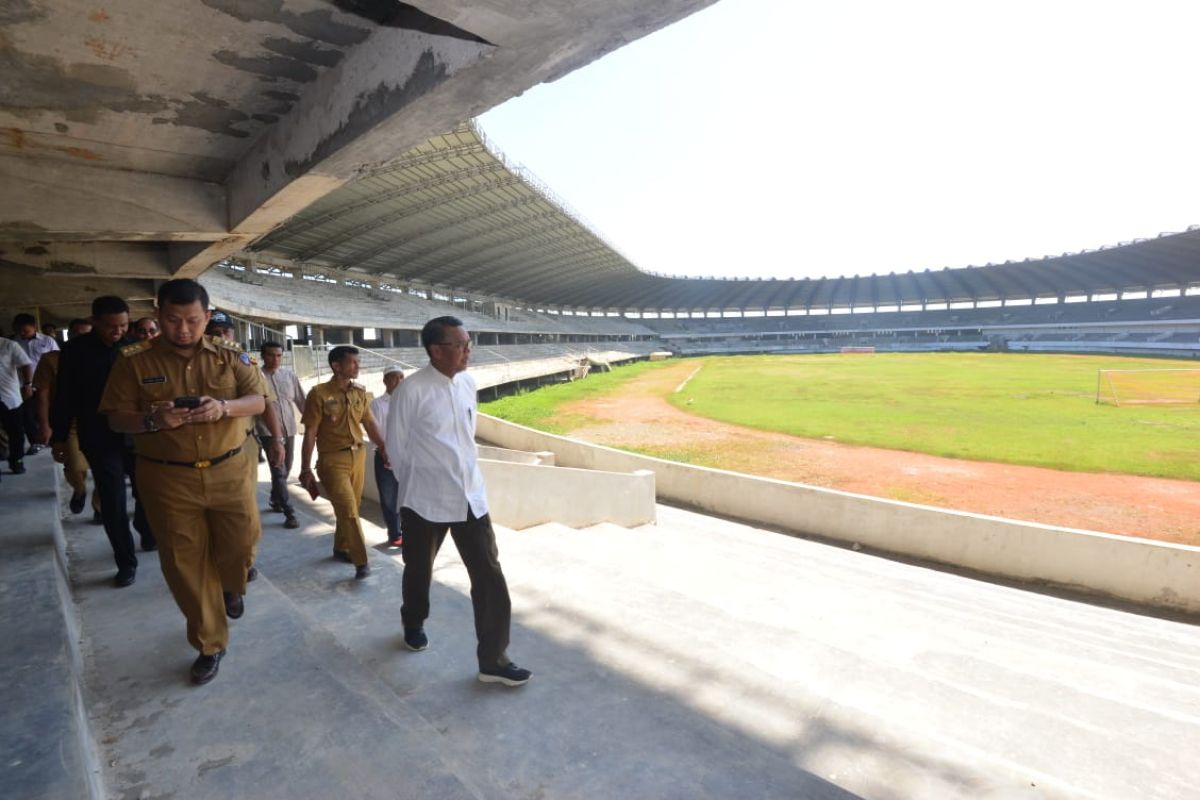 Gubernur Sulsel: Rampungkan Stadion Barombong  butuh Rp500 miliar