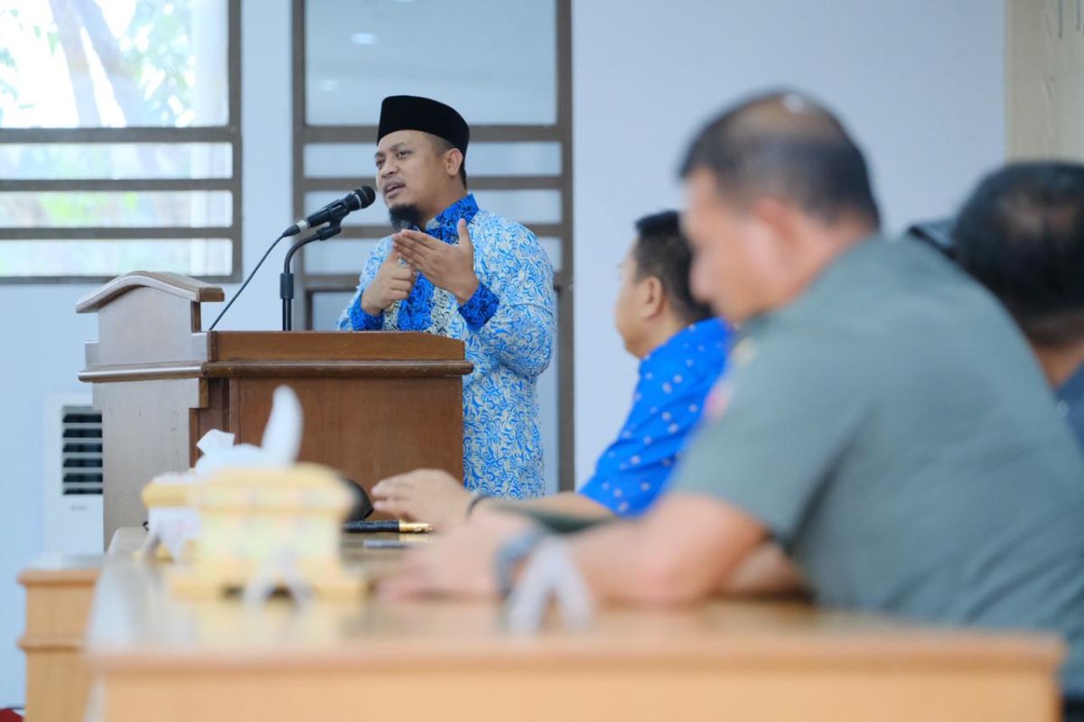 Wagub Sulsel Khutbah Tarawih di Selayar