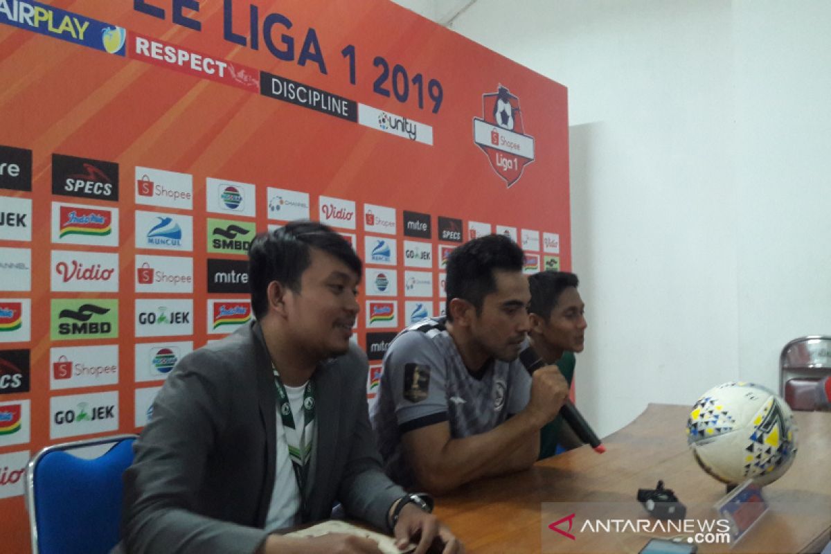 Babak pertama, tuan rumah PSS tahan imbang Arema FC 1-1