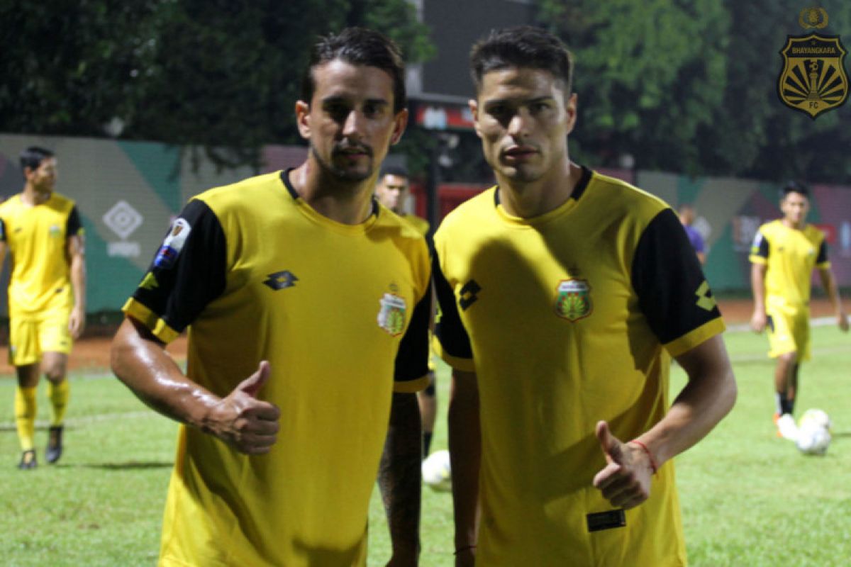 Bhayangkara FC lengkapi pemain asing resmikan Flavio dan Ramiro