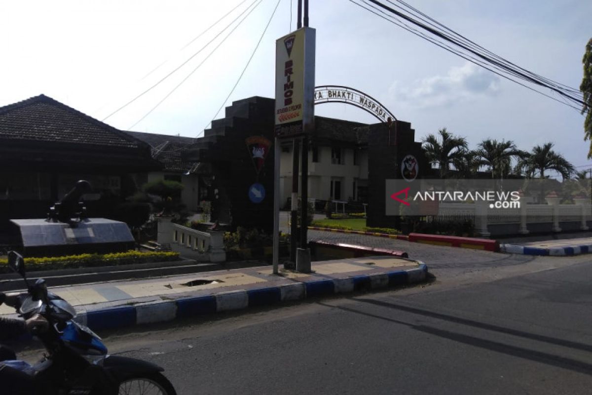 Densus 88 Antiteror tangkap terduga teroris di Jawa Timur