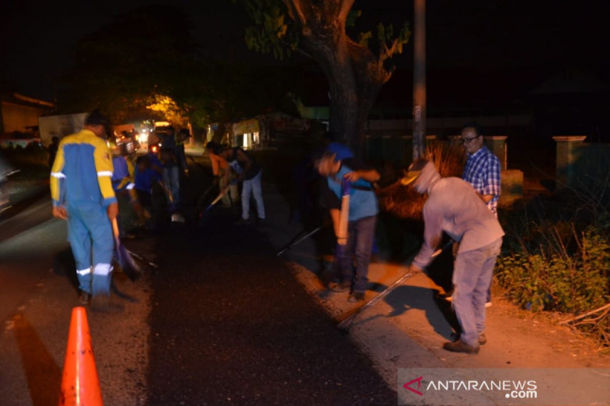 Jalur mudik motor Karawang mulai diperbaiki