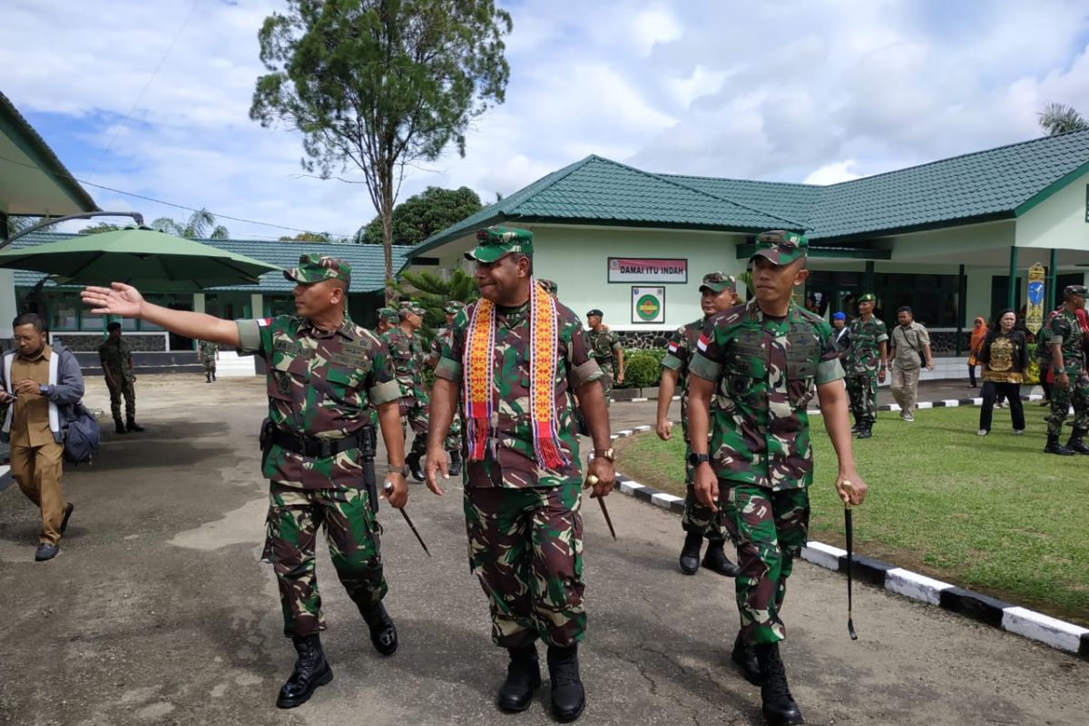 Pangdam Tanjungpura tinjau kondisi perbatasan di Kapuas Hulu