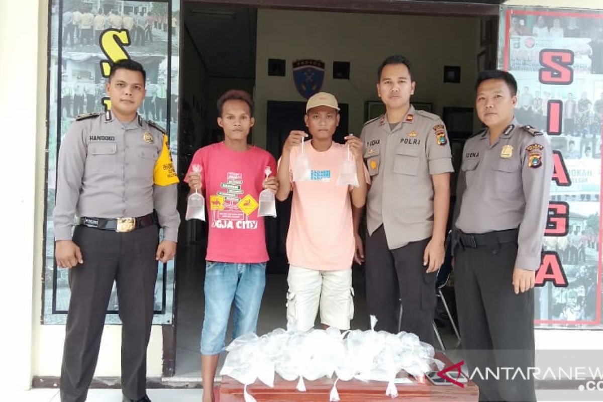 Polsek Puding Besar berhasil amankan 56 kantong arak