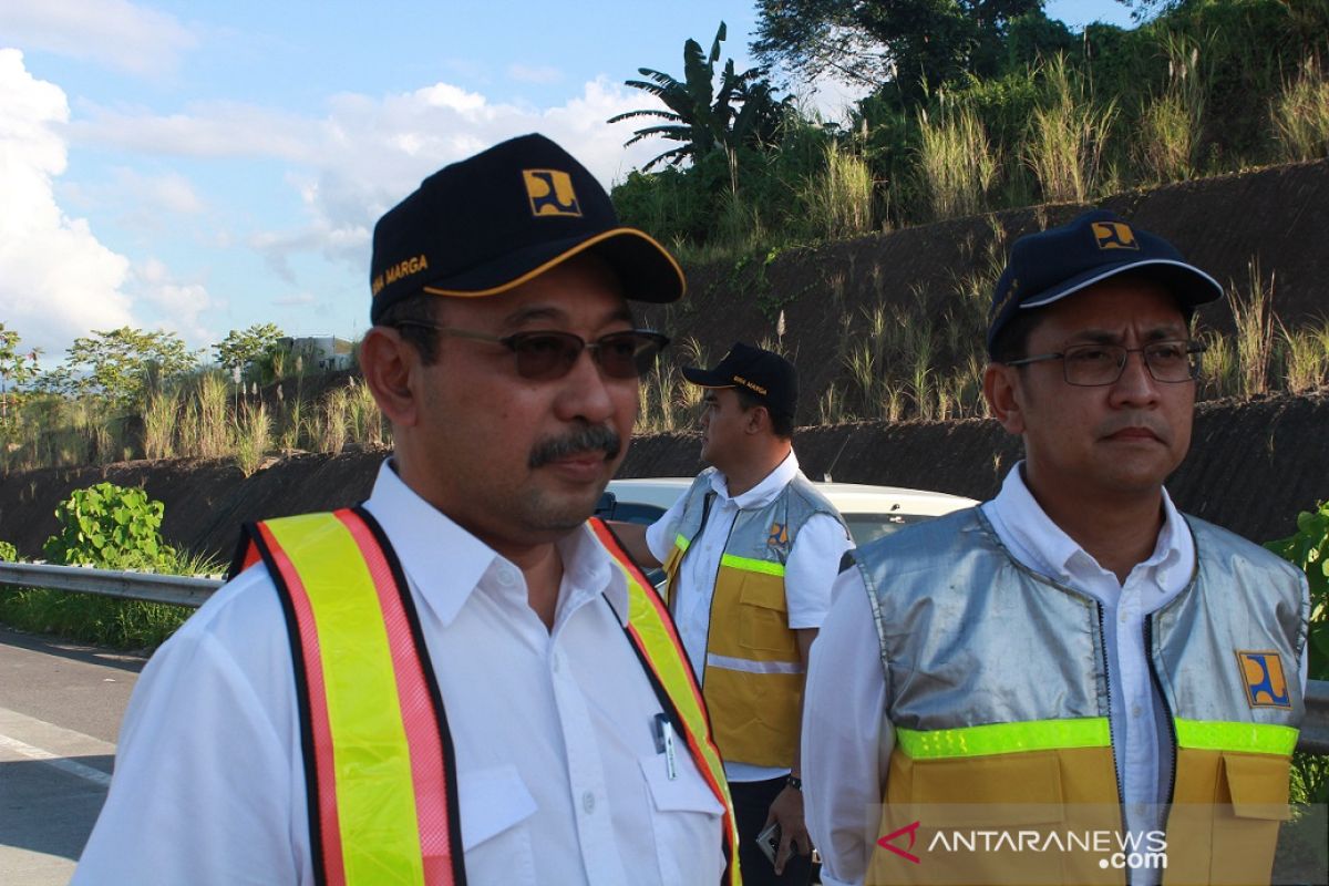 Kementerian PUPR memantau kesiapan jalan di Sulut jelang lebaran
