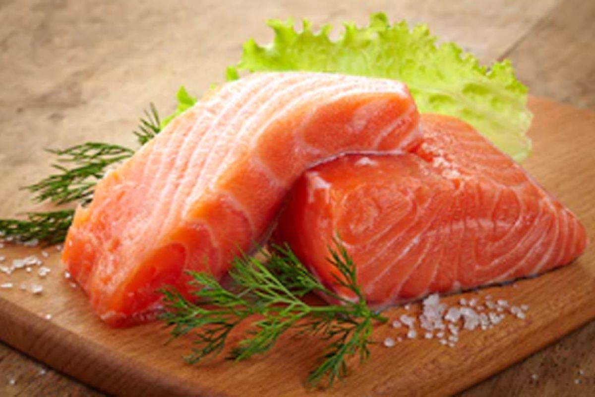Manfaat salmon, tingkatkan kesehatan jantung hingga cegah ADHD