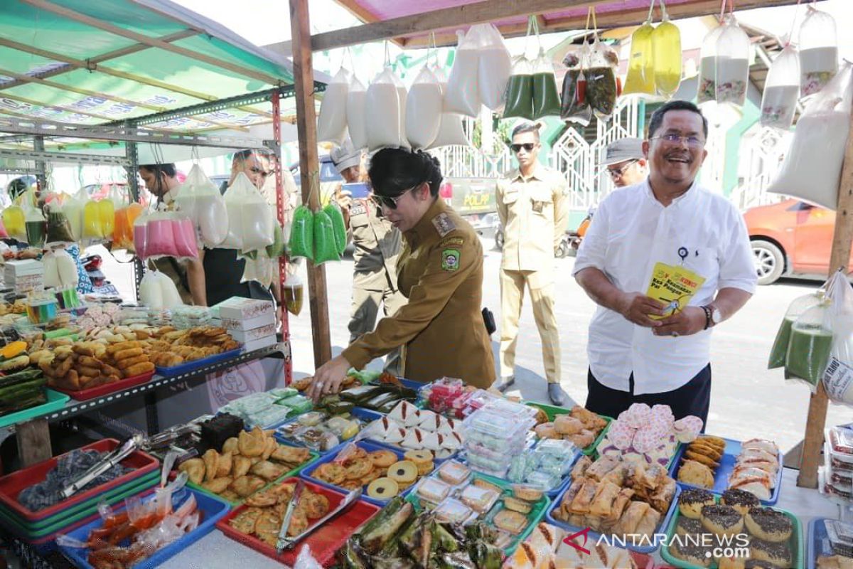 Aman, makanan di Pasar Juadah Singkawang diawasi