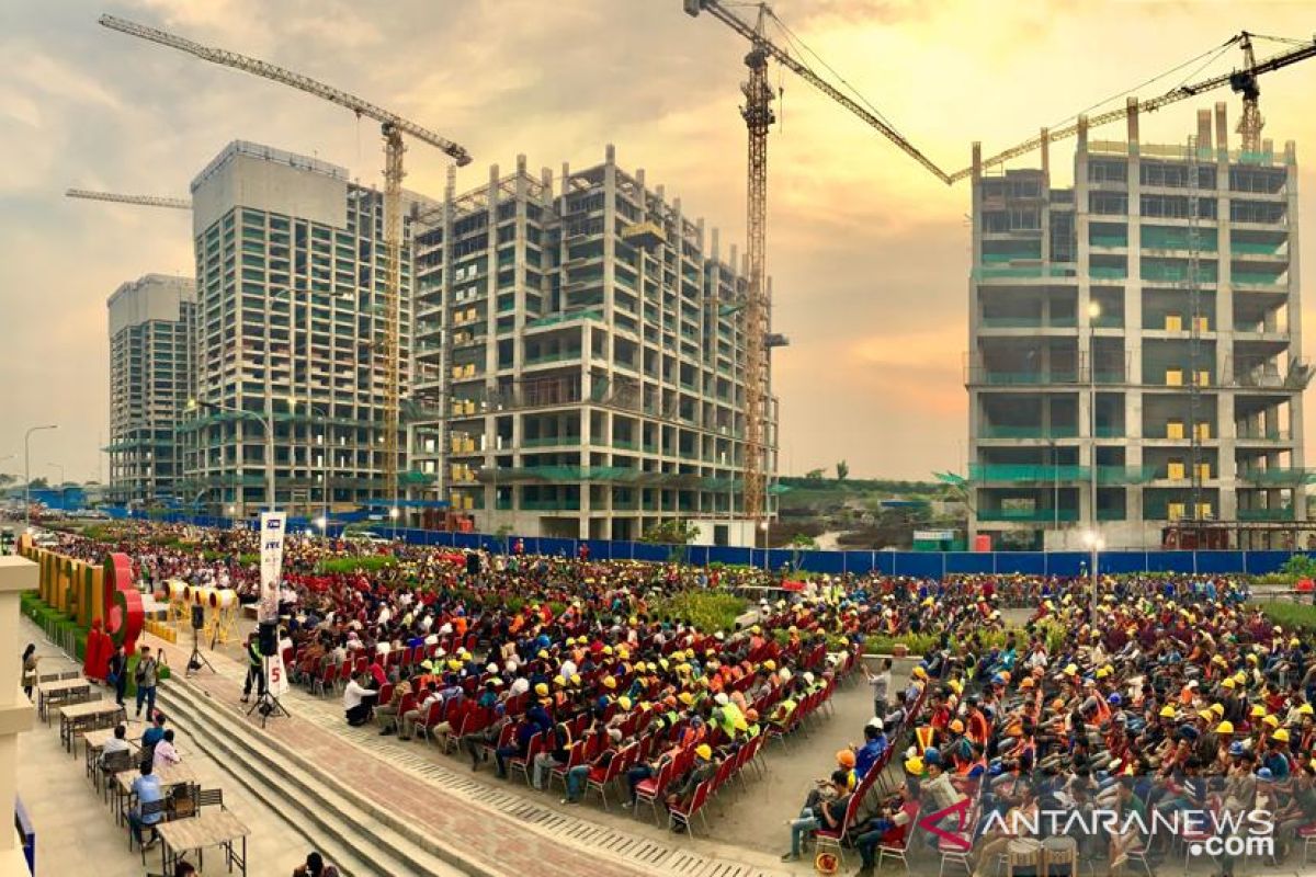 Manajemen Meikarta ajak 5.000 pekerja konstruksi buka puasa bersama