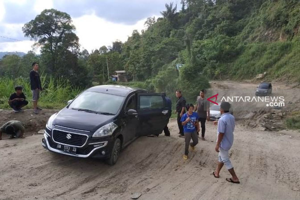 Pemudik lintas jalur Tengah Sumatera diminta lebih berhati-hati