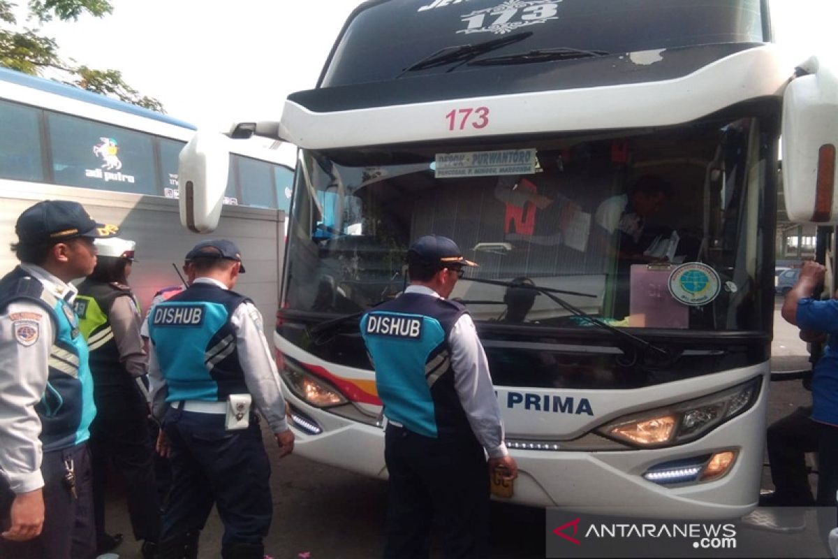 Tim gabungan Boyolali cek kelaikan bus angkutan Lebaran