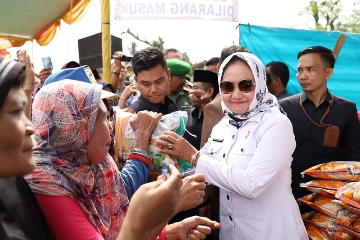 Pemkab Tulangbawang gelar operasi pasar