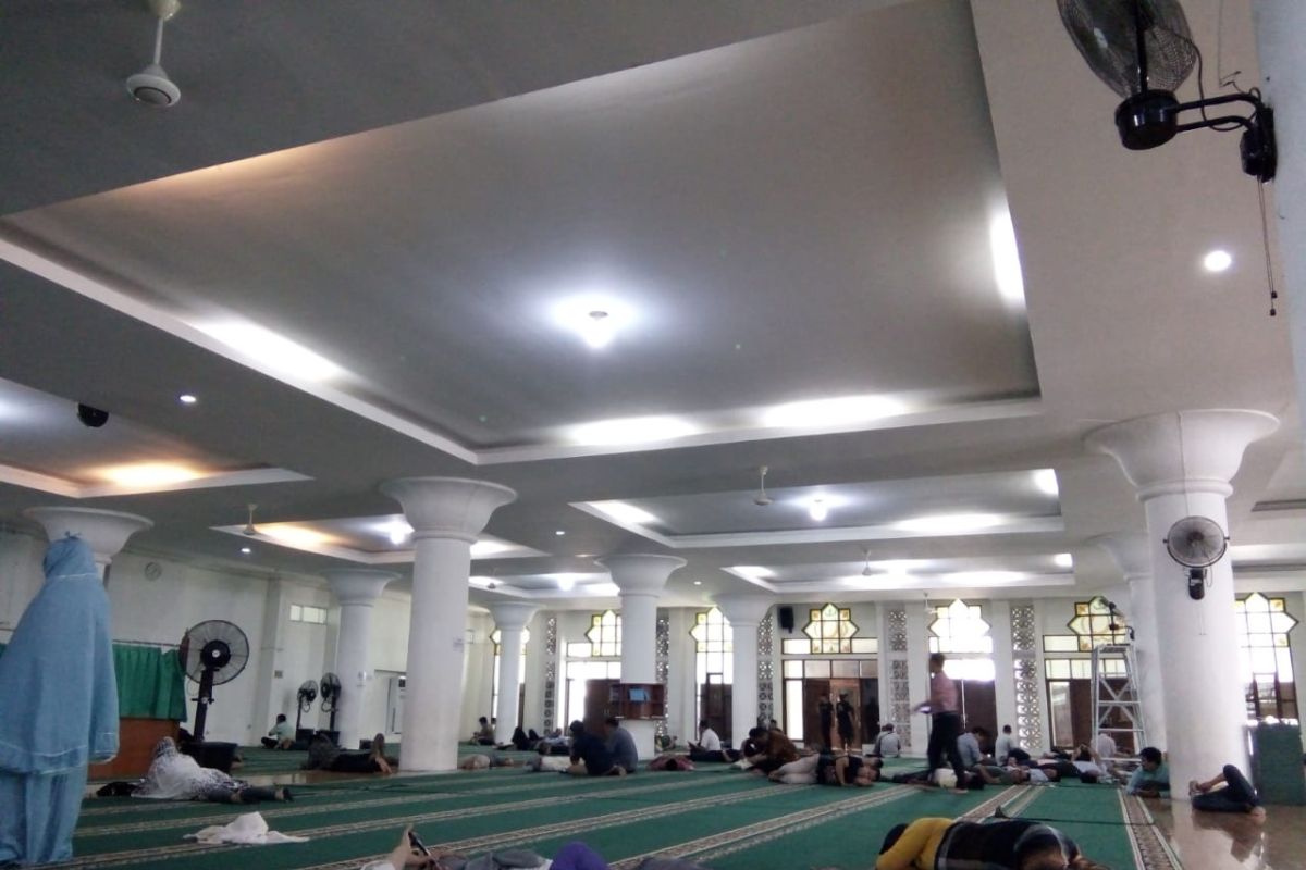 Ramadan, Masjid Nurul Iman tempat istirahat favorit bagi warga Padang