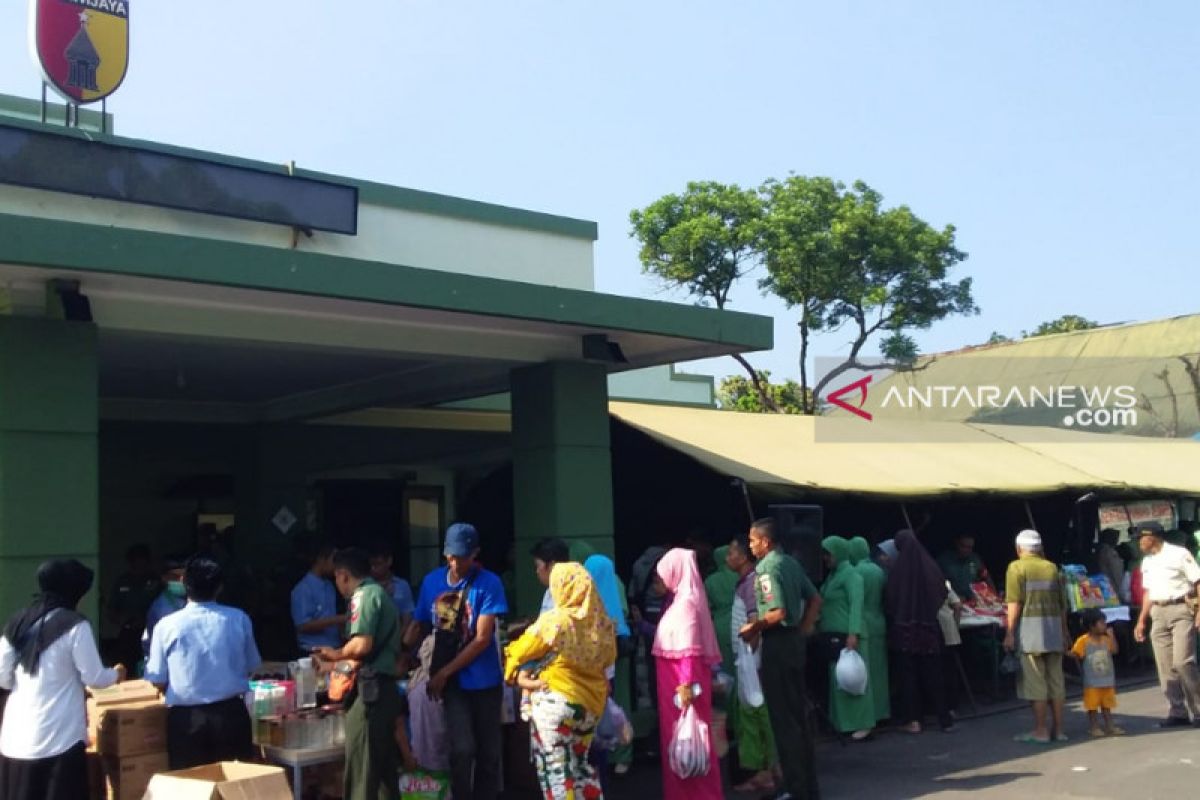 Pasar murah Ramadhan Kodim 0824 Jember  "diserbu" warga