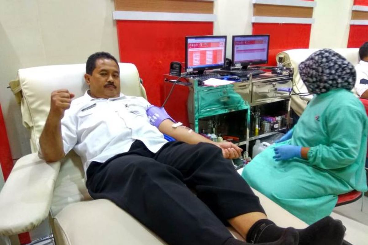 Donor darah di PMI Malang dapat hadiah beras 5 kilogram