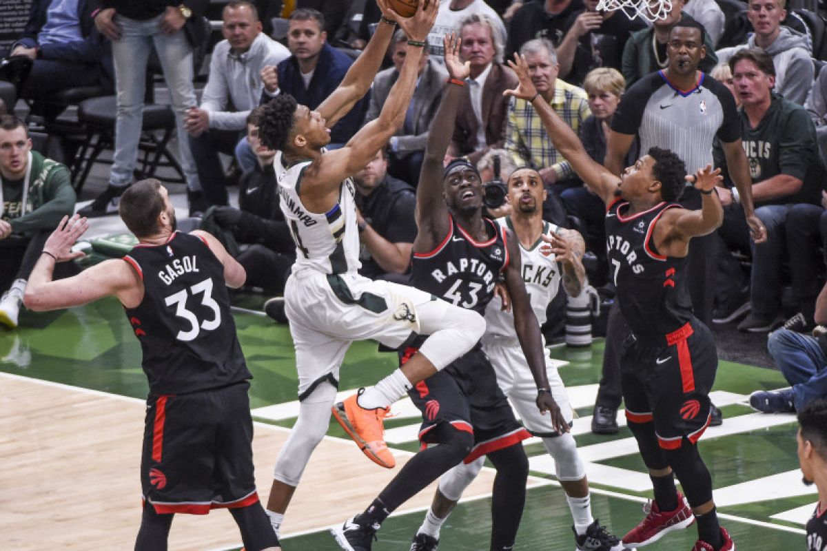 Bucks rampas game pertama final Wilayah Timur