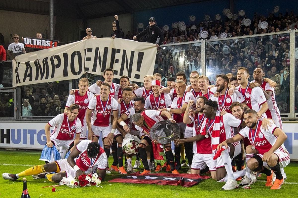 Unggul tiga poin atas PSV Eindhoven, Ajax juara Liga Belanda