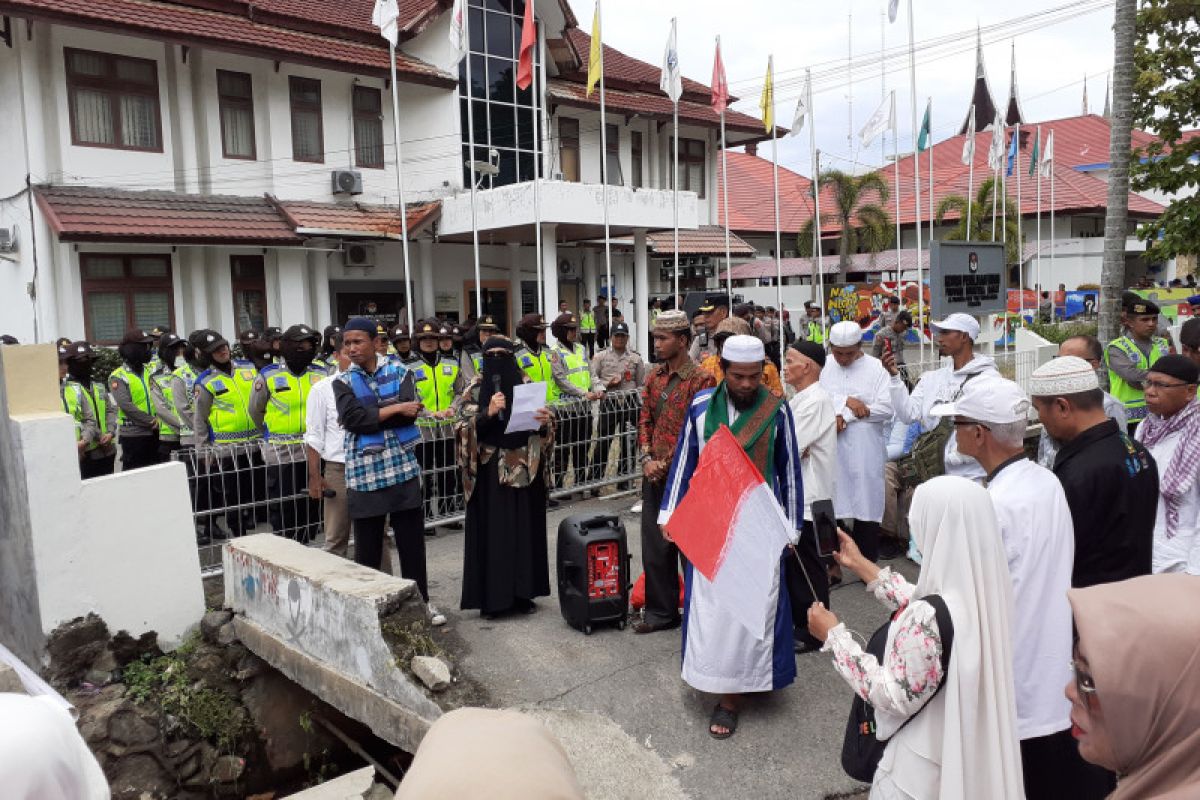 Relawan Forum Sumatera Barat  tuntut kepolisian ungkap kematian ratusan KPPS