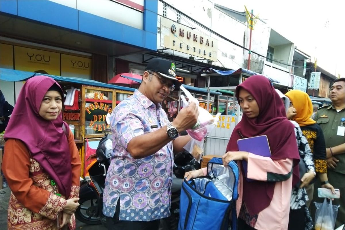 260 pedagang takjil di Pasar Lama diberikan edukasi makanan sehat