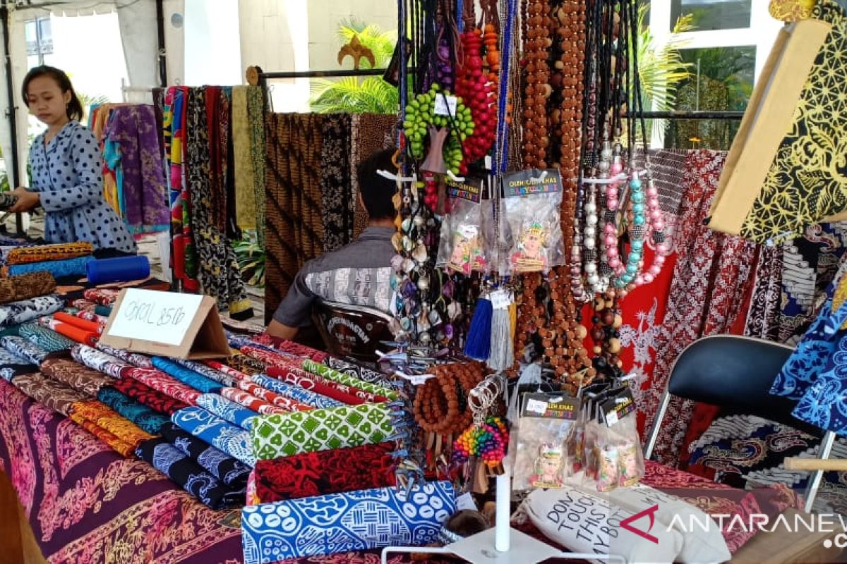 Banyuwangi promosikan batik lewat bazar