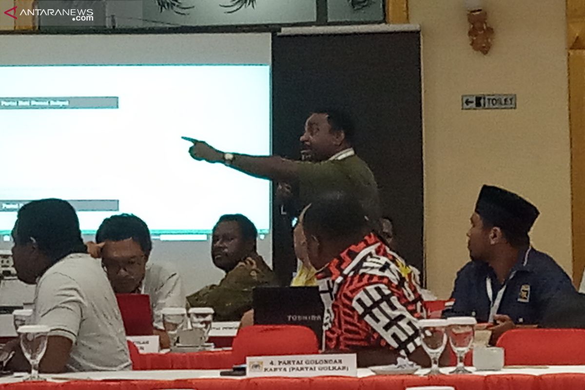 KPU Papua Barat didesak buka C1 plano pemilihan anggota DPR Papua Barat di Maybrat
