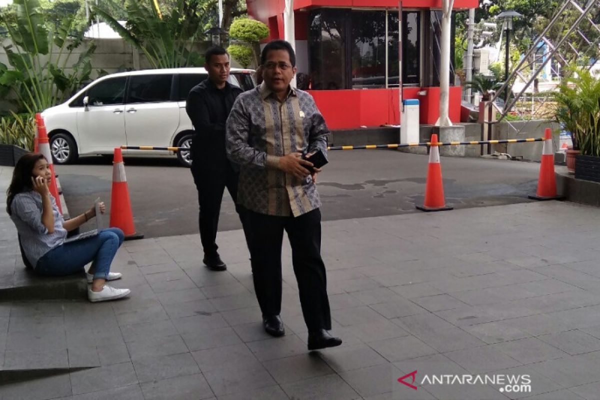 House's Sec. Gen. Indra Iskandar faces anti-graft body's interrogation