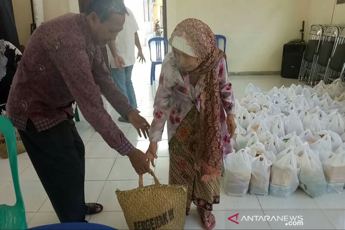 Dinsos Kalsel salurkan 456 paket sembako Ramadhan