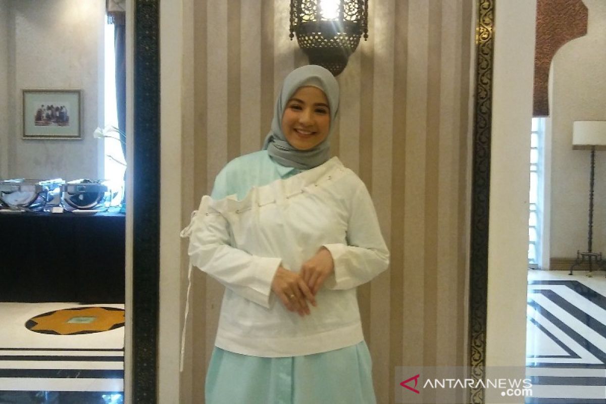 Natasha Rizky belajar hal baru dari teman tuli