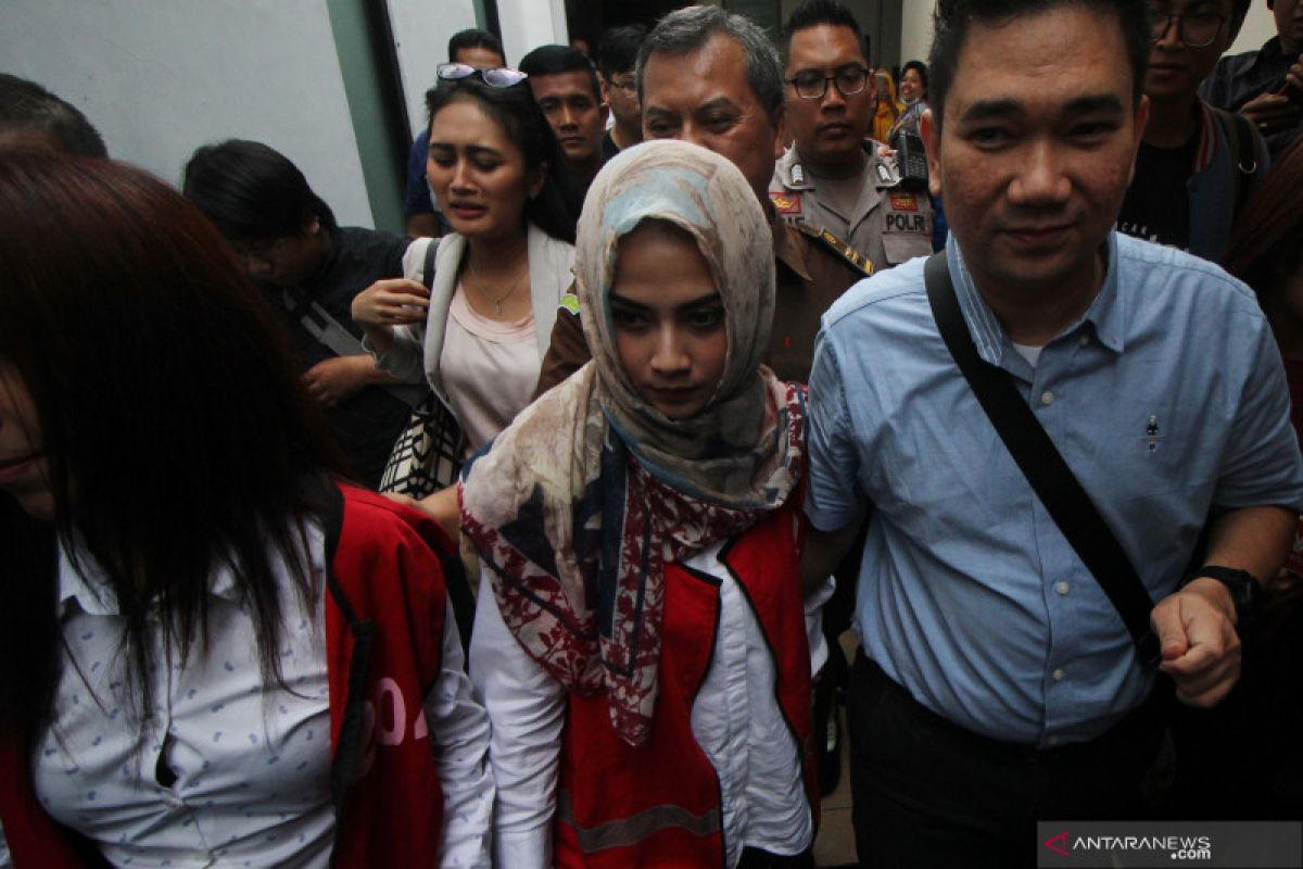 Propam  investigasi penyidik yang dilaporkan Vanessa Angel