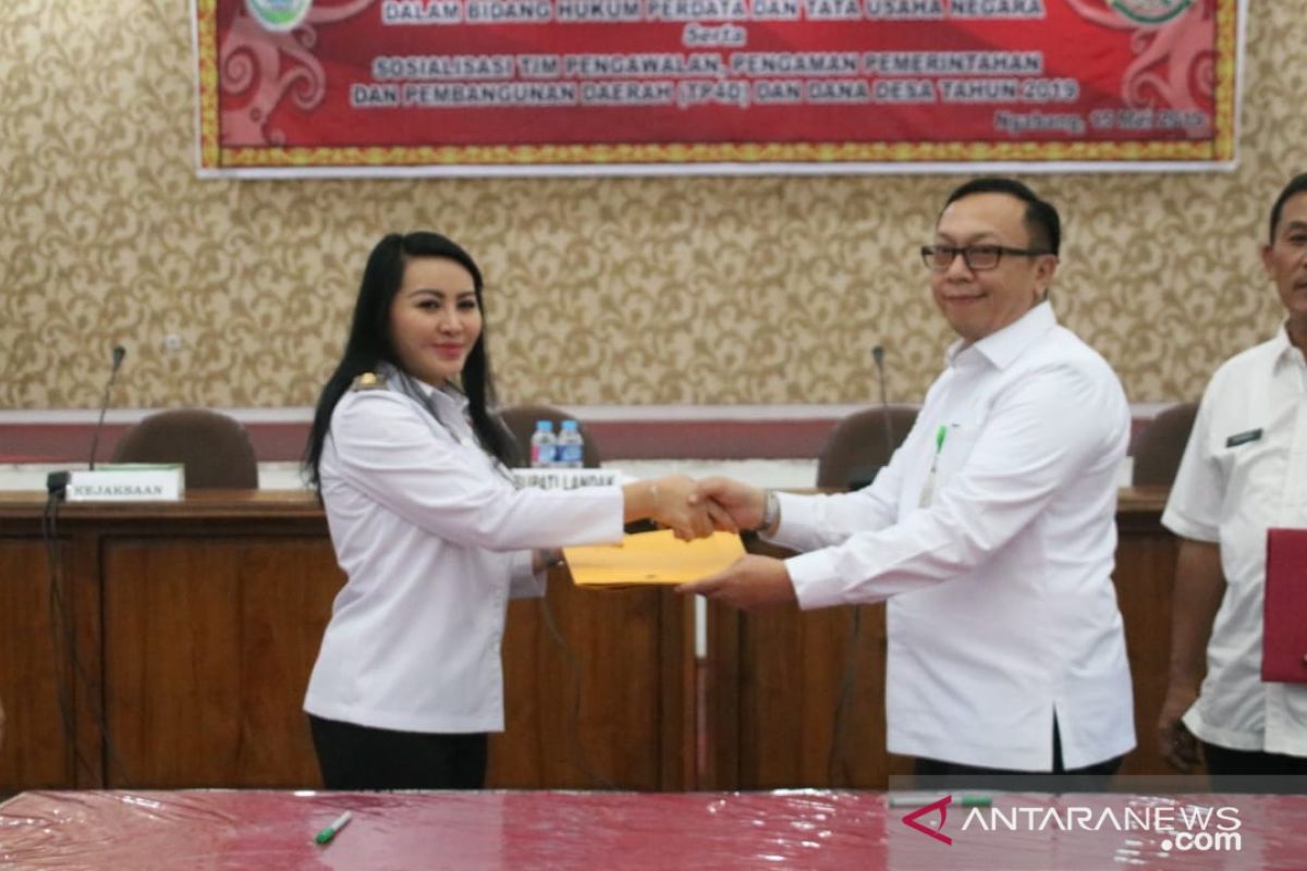 Pemkab dan Kejari Landak bekerja sama dalam pengawalan dana desa