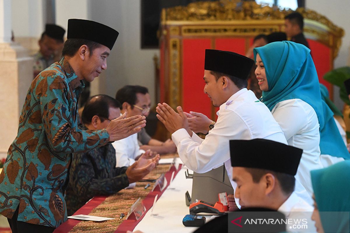 Presiden Jokowi anjurkan masyarakat salurkan zakat melalui Baznas