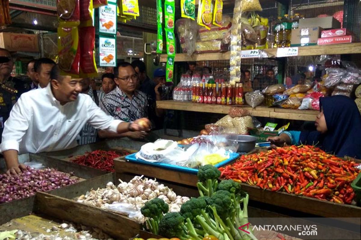 TPID Cilacap pantau perkembangan harga kebutuhan pokok (VIDEO)