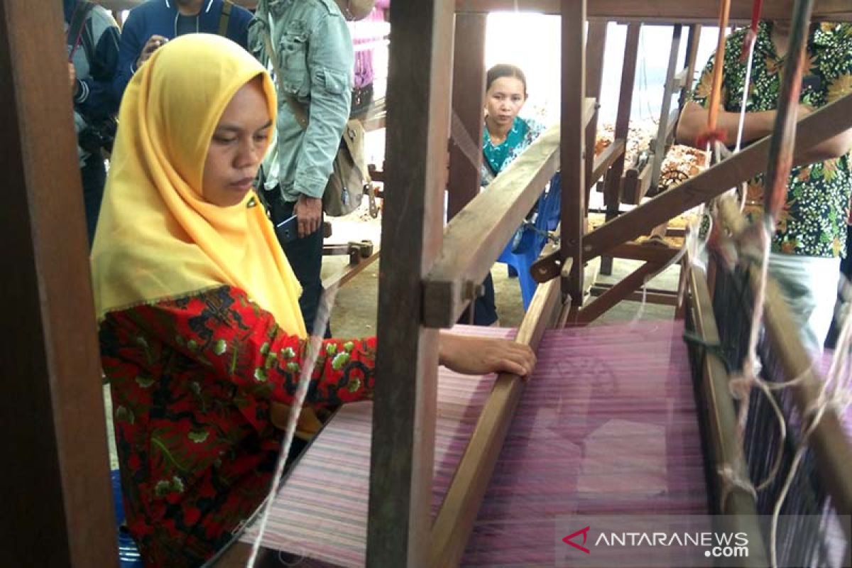 Pemkab dorong pengembangan Kampung Tenun Lurik di Banyumas (VIDEO)