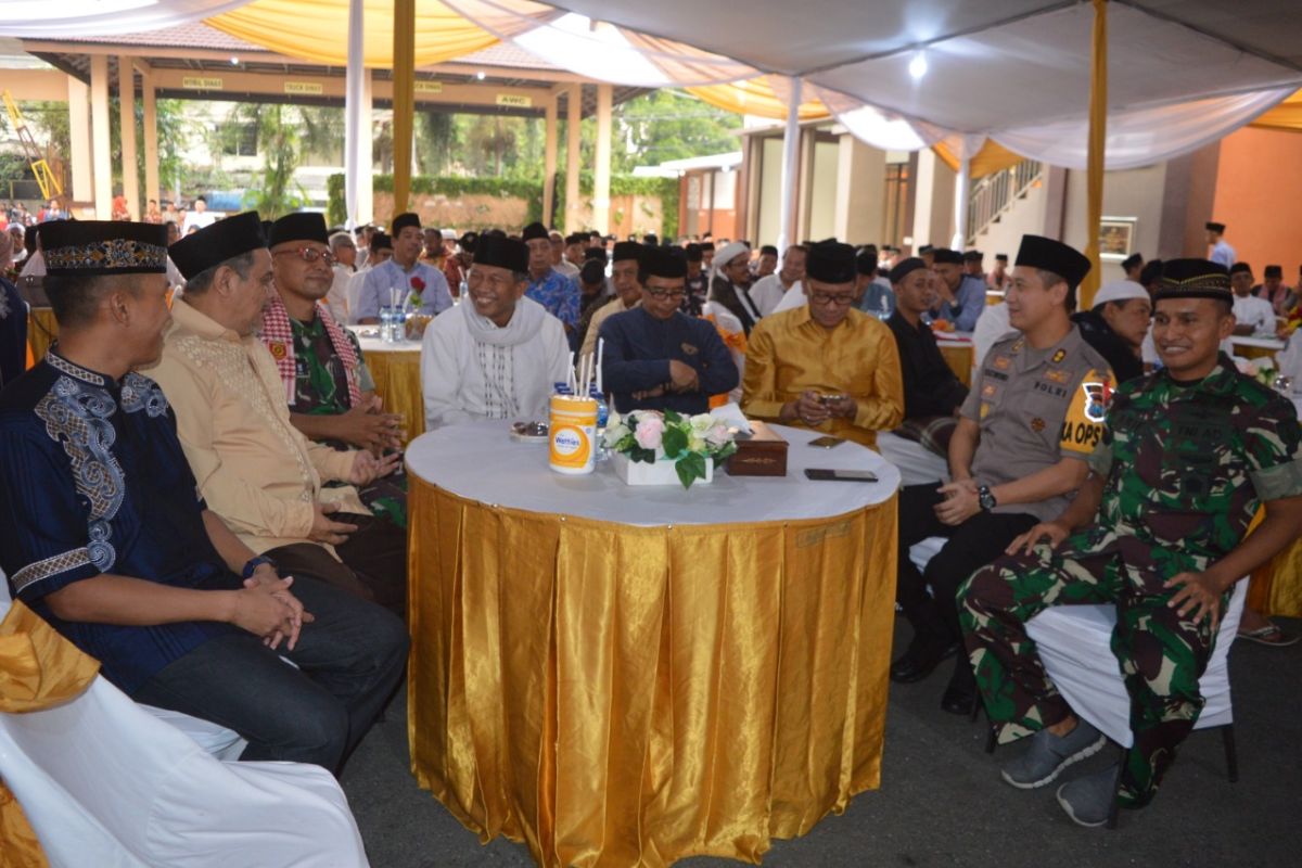 Wabup bersama tokoh agama Jember serukan kedamaian tolak 