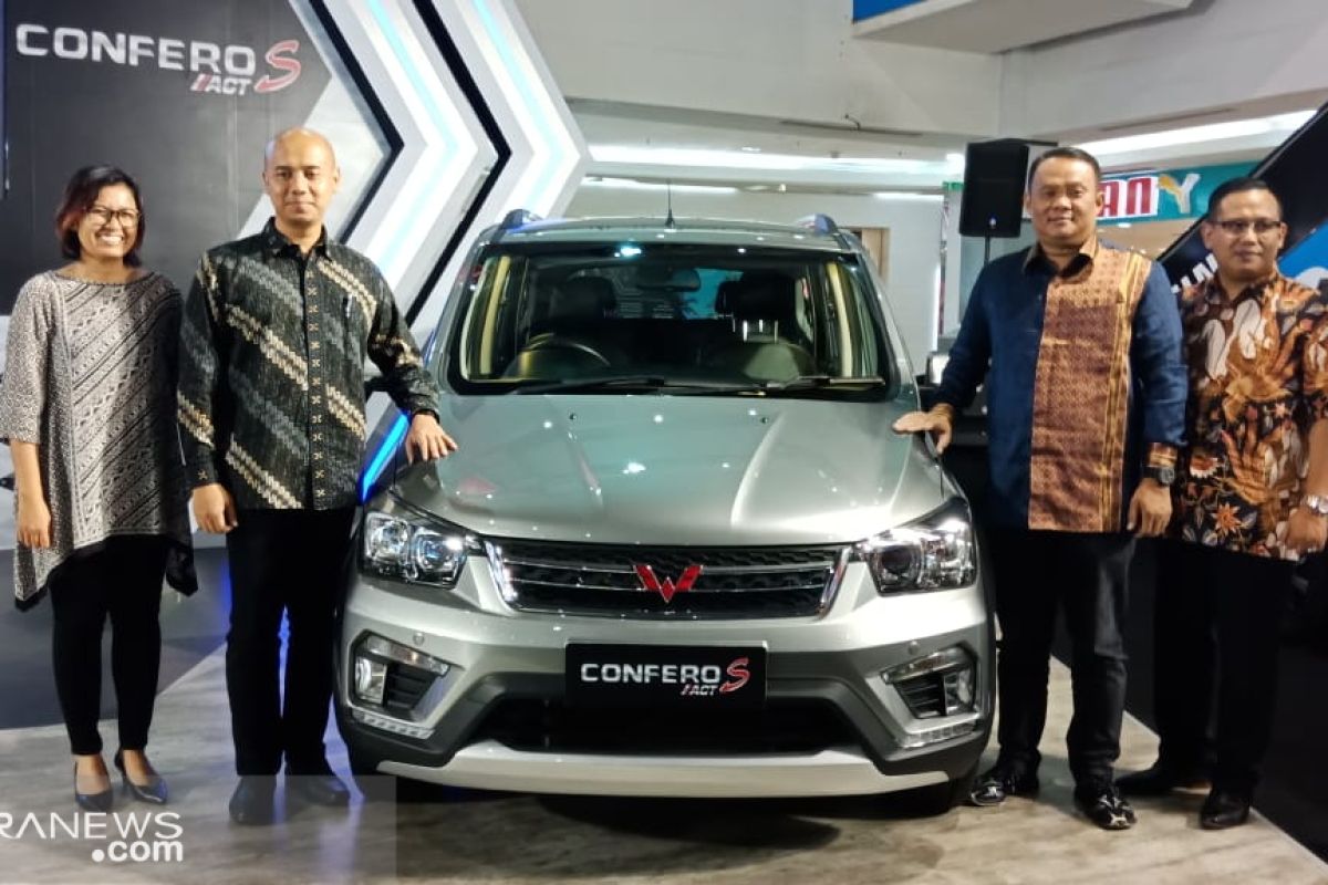 Wuling perkenalkan dua varian baru rebut pasar otomotif Palembang