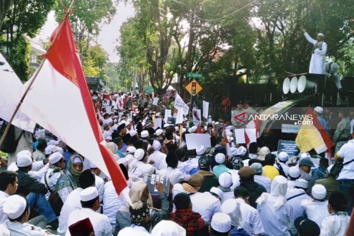 FUI Jatim gelar aksi tuntut Bawaslu tindak kecurangan pemilu