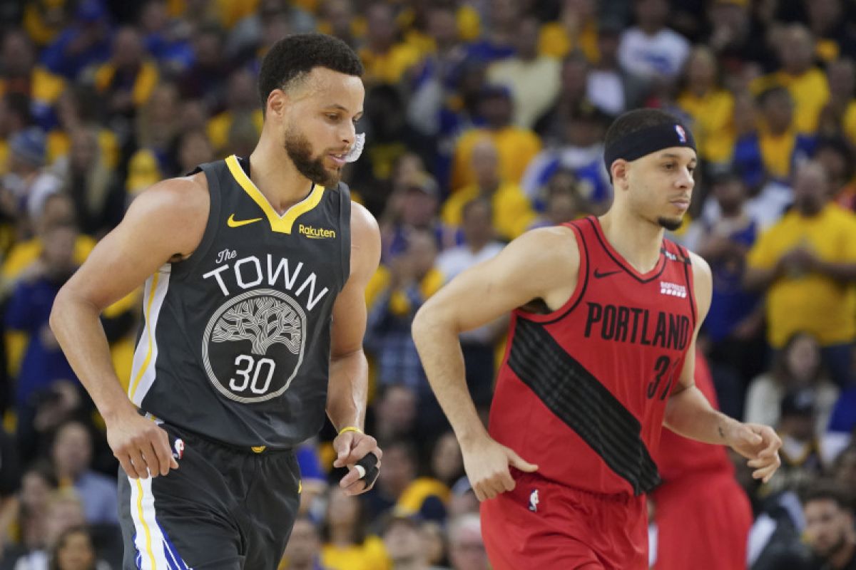 Warriors ungguli 2-0 atas Blazers