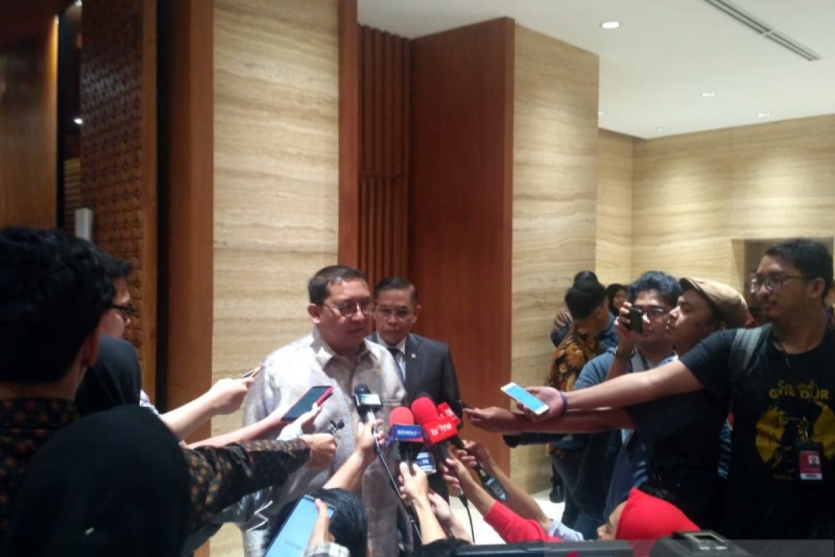 Fadli Zon  kembalikan pada rakyat terkait dugaan kecurangan Pemilu