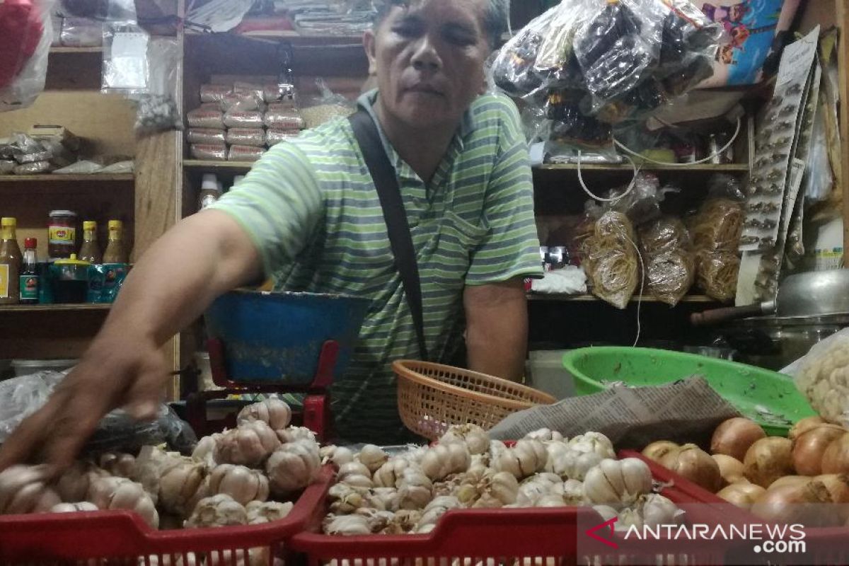 Harga bawang putih berangsur turun