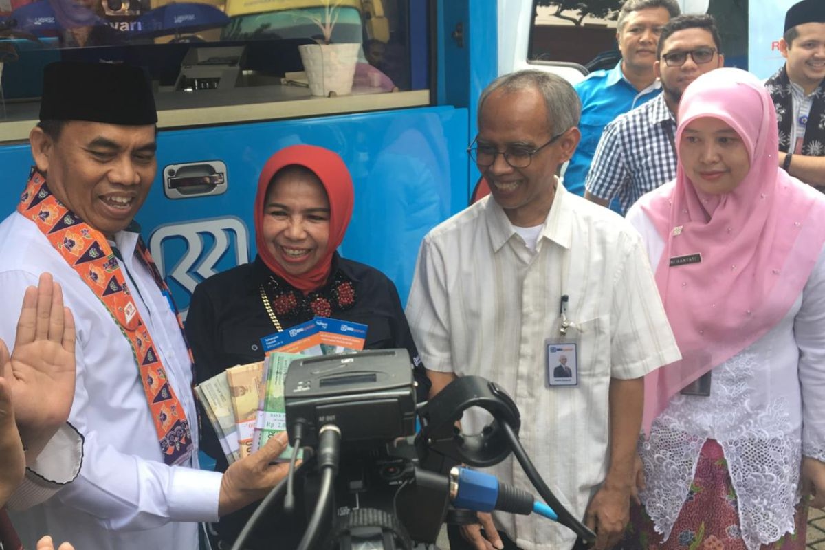 Warga Jakarta diimbau tukar uang di tempat resmi, ada 287 kas keliling