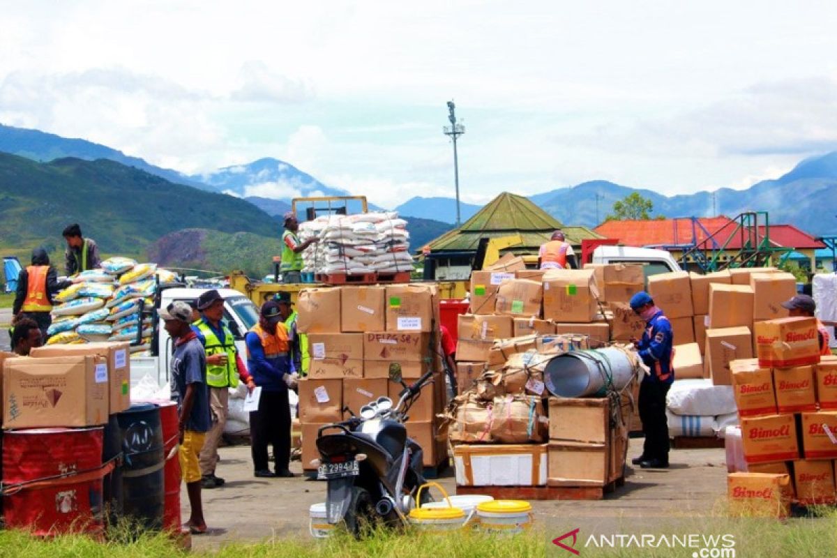 Disnakerindag Papua imbau pedagang lindungi konsumen dari barang kedaluwarsa